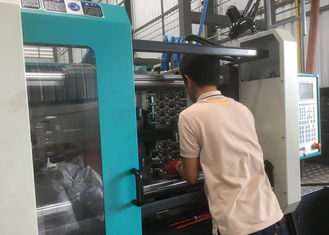 Energy Efficiency Plastic Injection Molding Machine For Plastic Case 800mm Table Height