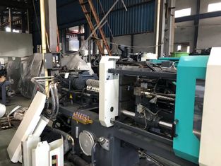 Energy Saving 530 T Auto Injection Molding Machine For Make Small Disposal
