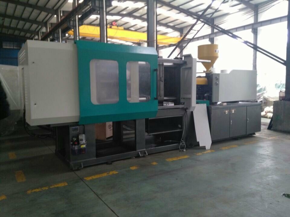 5 Ejector Point Auto Injection Molding Machine 650 Tons For Hospital Wares