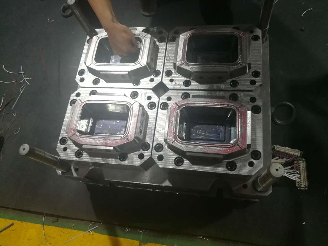 Professional Injection Molding Molds 4 Cavities H13 Plastic Material For Lunch Box