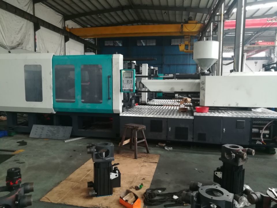 Pp / Pvc Auto Injection Molding Machine Horizontal Standard For Industry