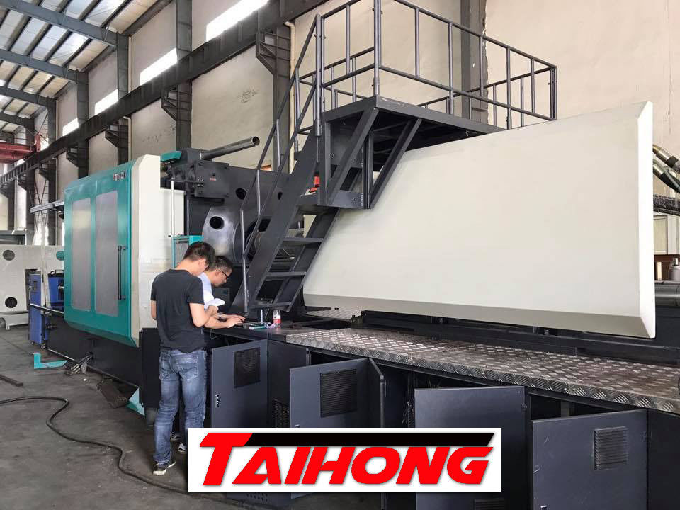 Electricity Saving PET Preform Making Machine 1400 Tons Low Noise For Horizontal Table Making