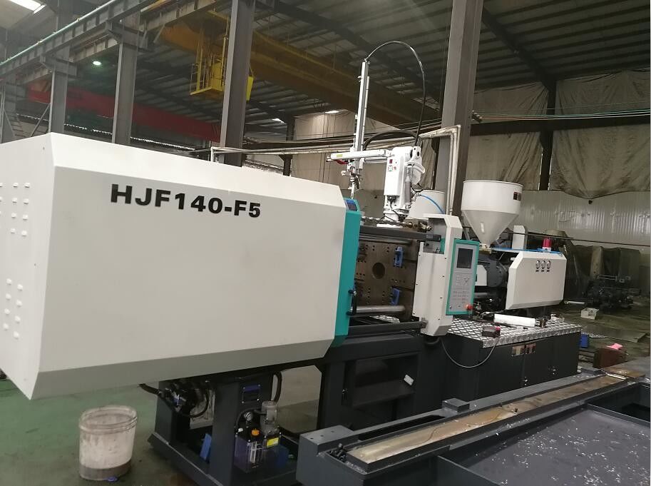 Injection Molding Machine Plastic Making Machine 240 Ton For pp material