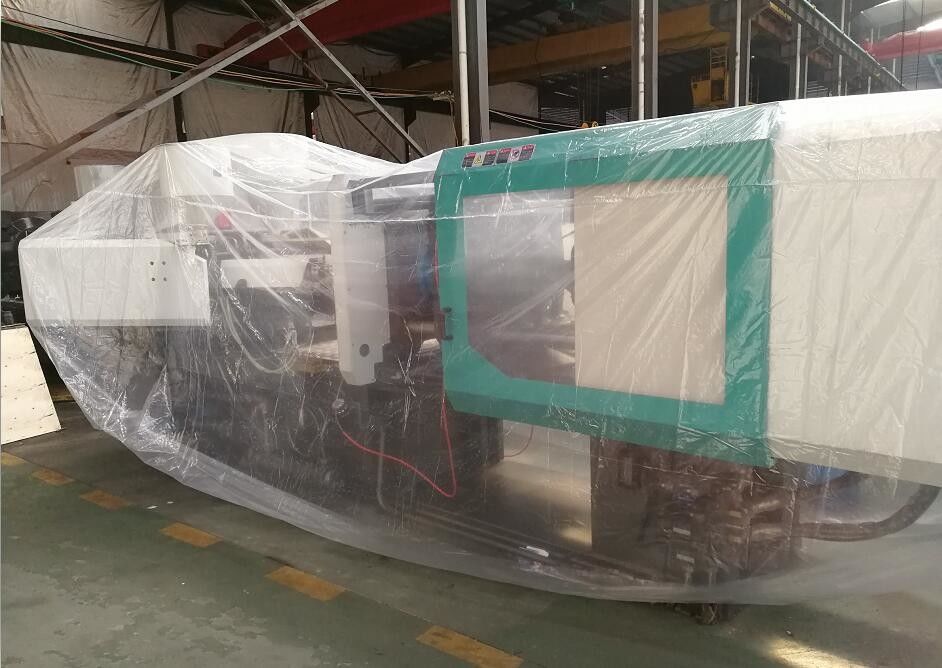 Injection Molding Machine Plastic Making Machine 240 Ton For ps material