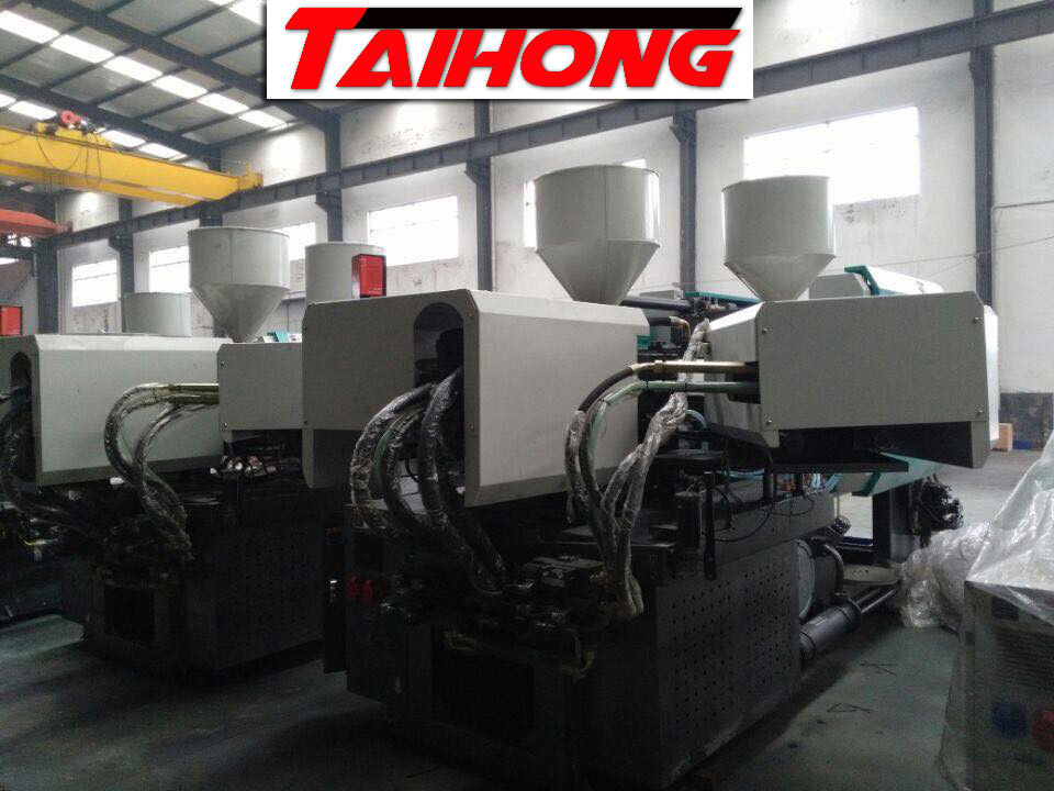 Horizontal Standard Auto Injection Molding Machine 180tons With CPU Controller