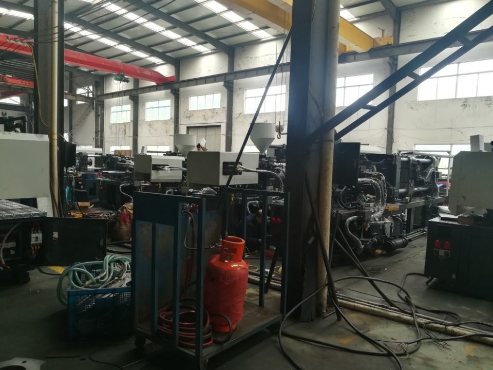 115 Rpm 	58 Kw Auto Injection Molding Machine High Injection Pressure For Chair
