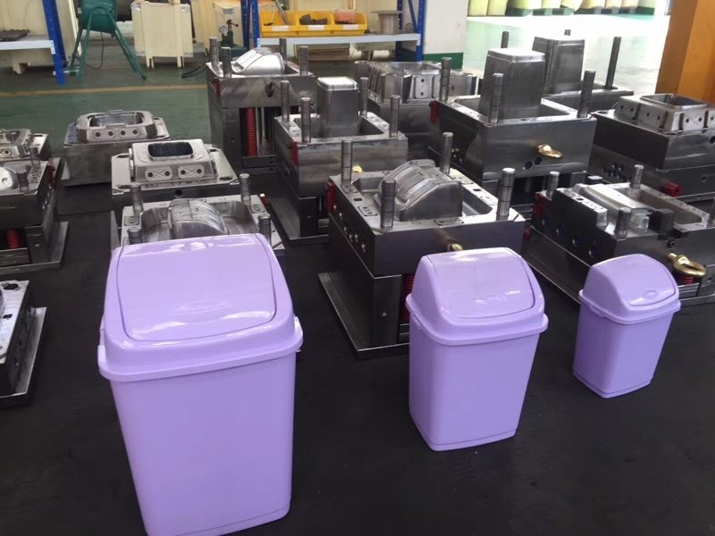 Public Plastic Dustbin Injection Molding Molds With Custom Runner Type