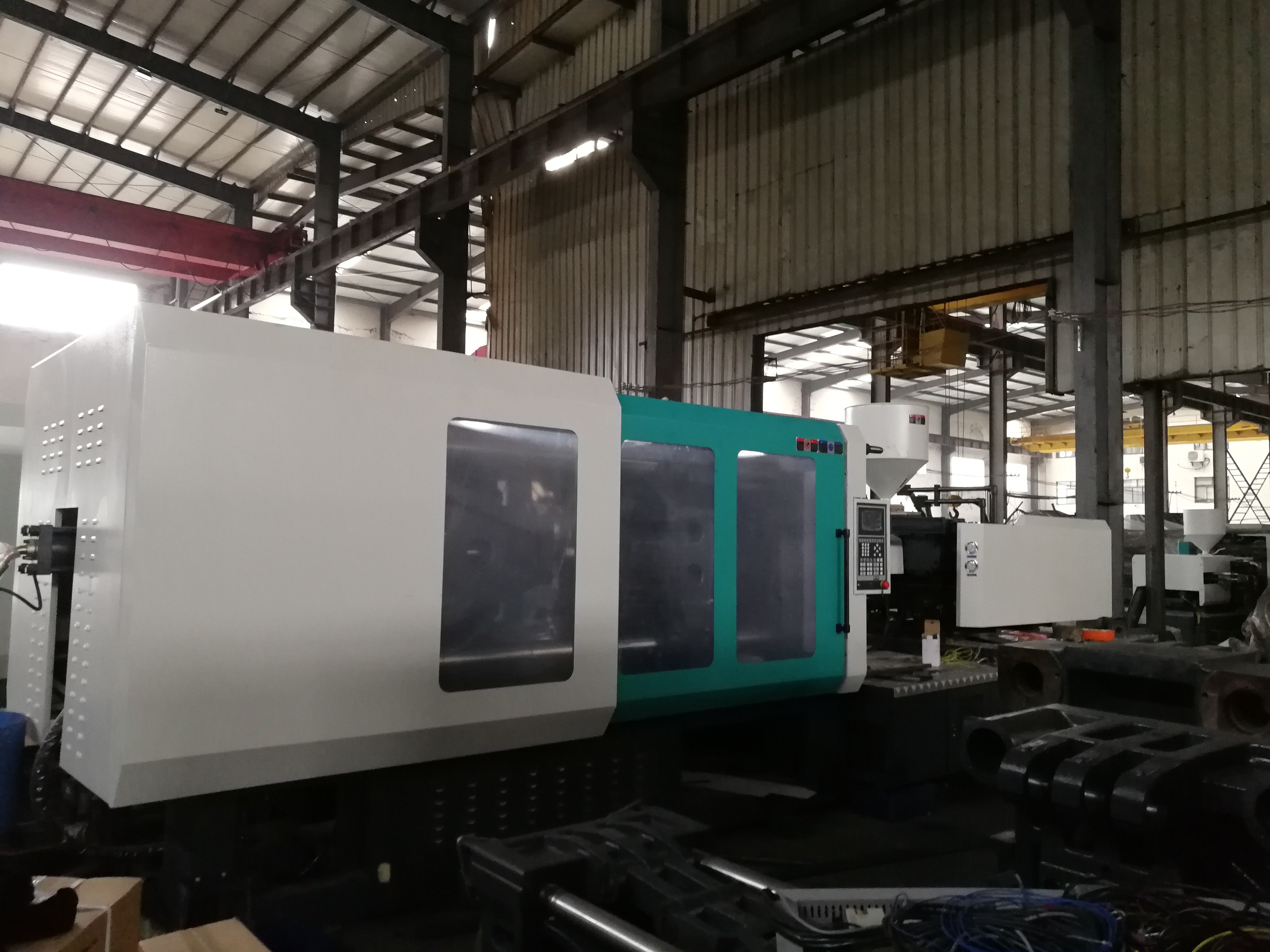 620L Oil Tank Injection Molding Machine / 360ton Horizontal Injection ...