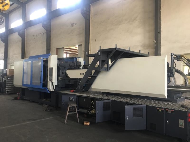 3000 Ton Horizontal Injection Molding Machine / Plastic Molding